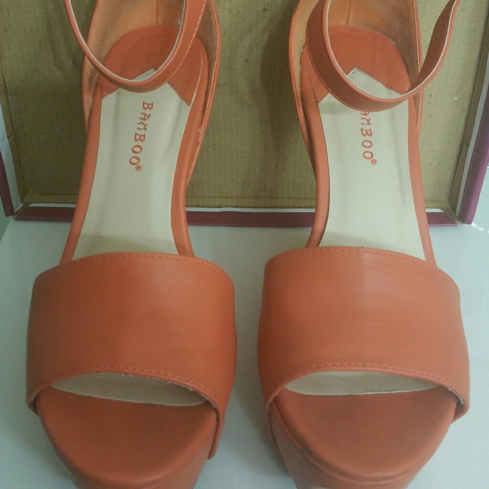 Coral wedges with gold accents